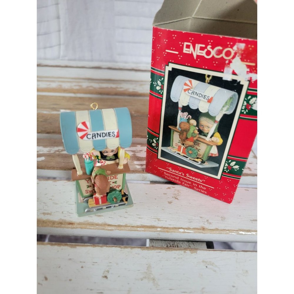 Enesco‎ Santa's sweet Yuletide Fair ornament candies 1990 second edition